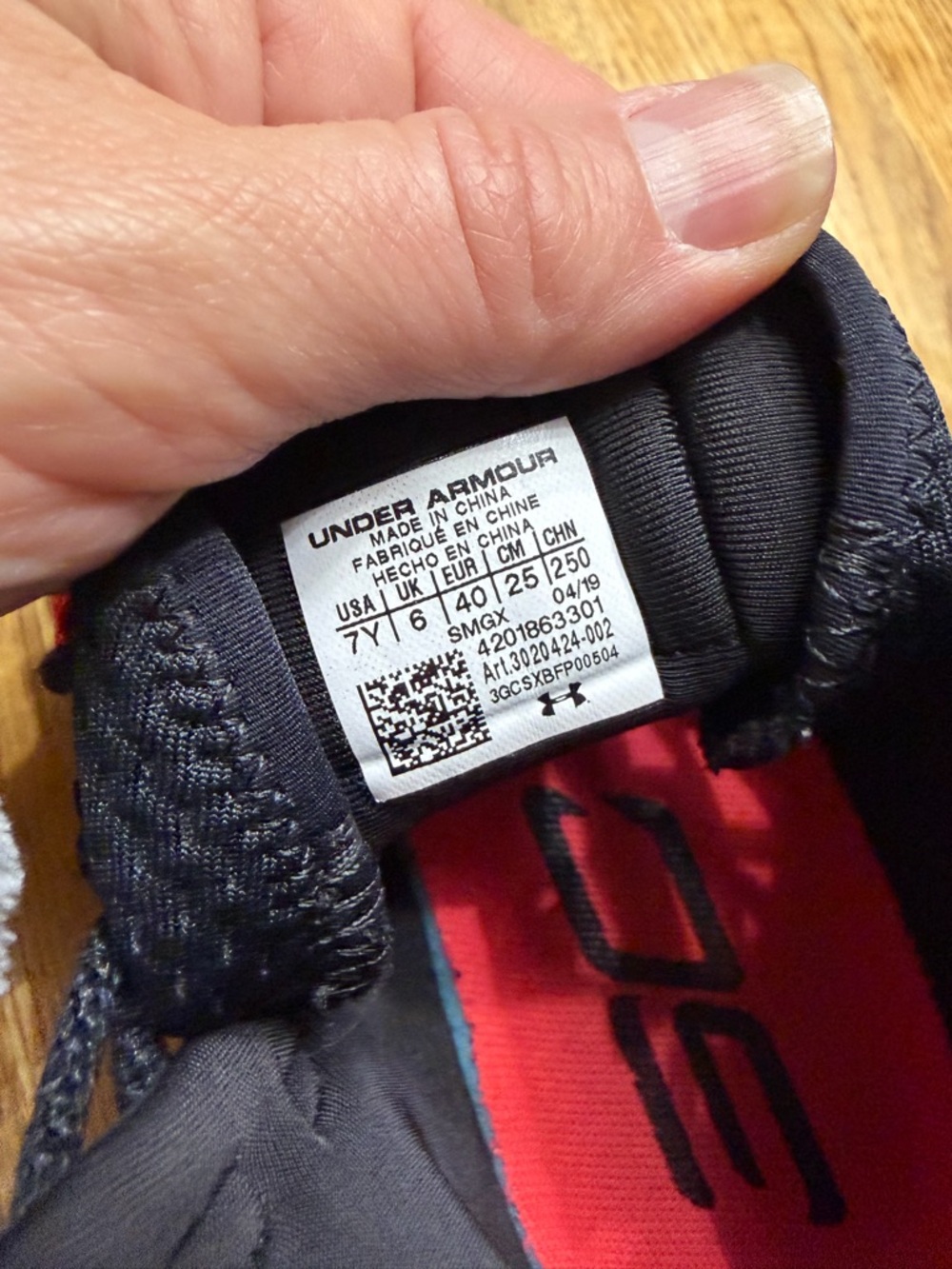Under Armour Black and Red High-Top Basketball Shoes size -7 Y - Picture 5 of 5